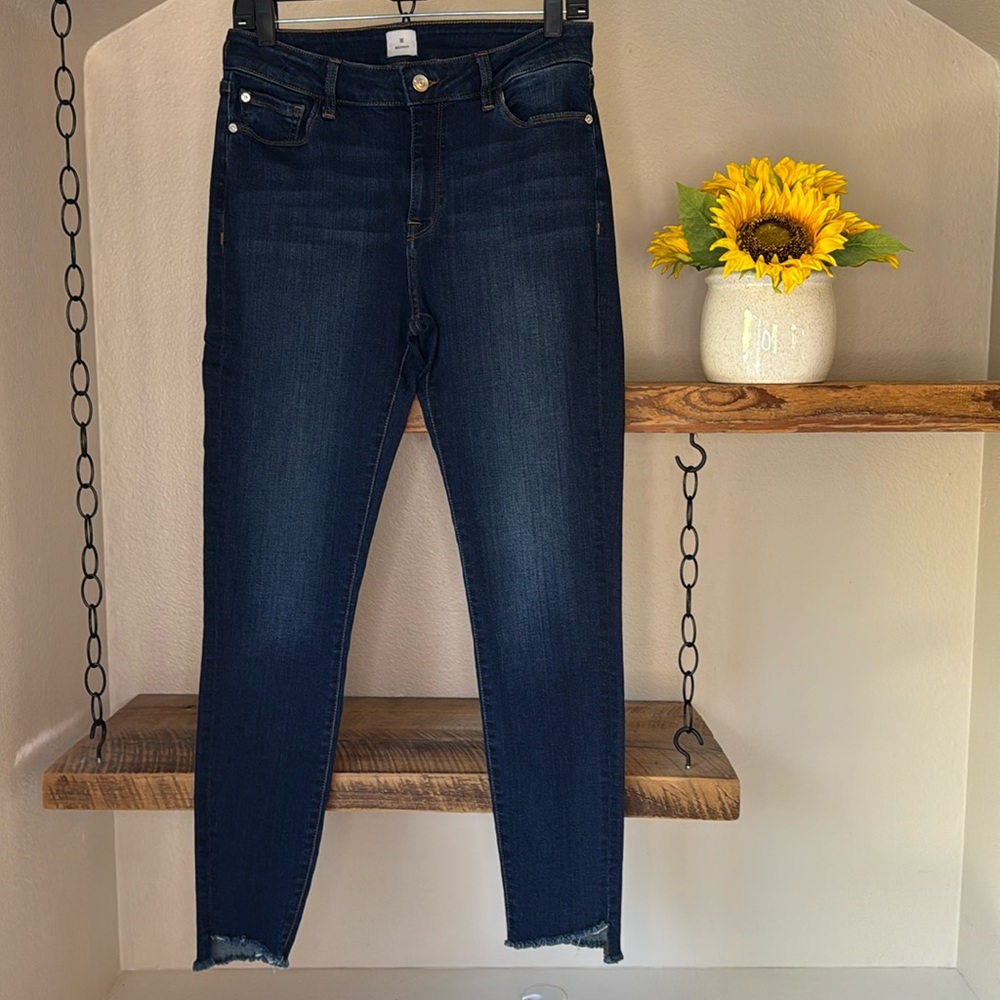 Madison Astor midrise skinny ankle jeans with frayed-hem, size 8/29, dark blue - Picture 2 of 16